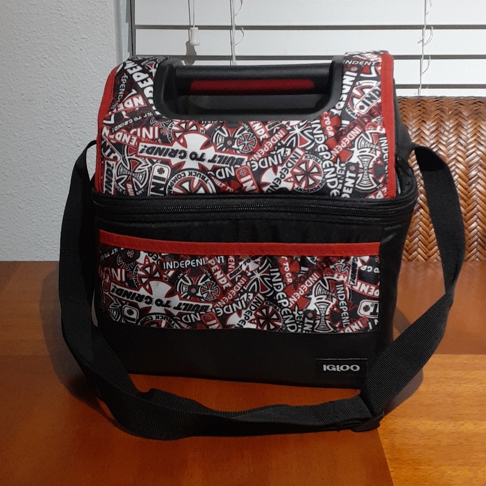 Independent igloo lunch bag (rare)